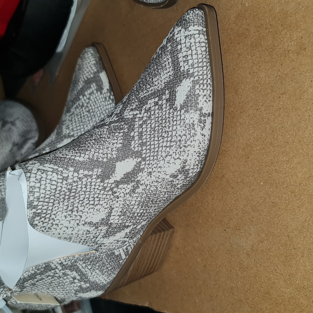 Woman boots